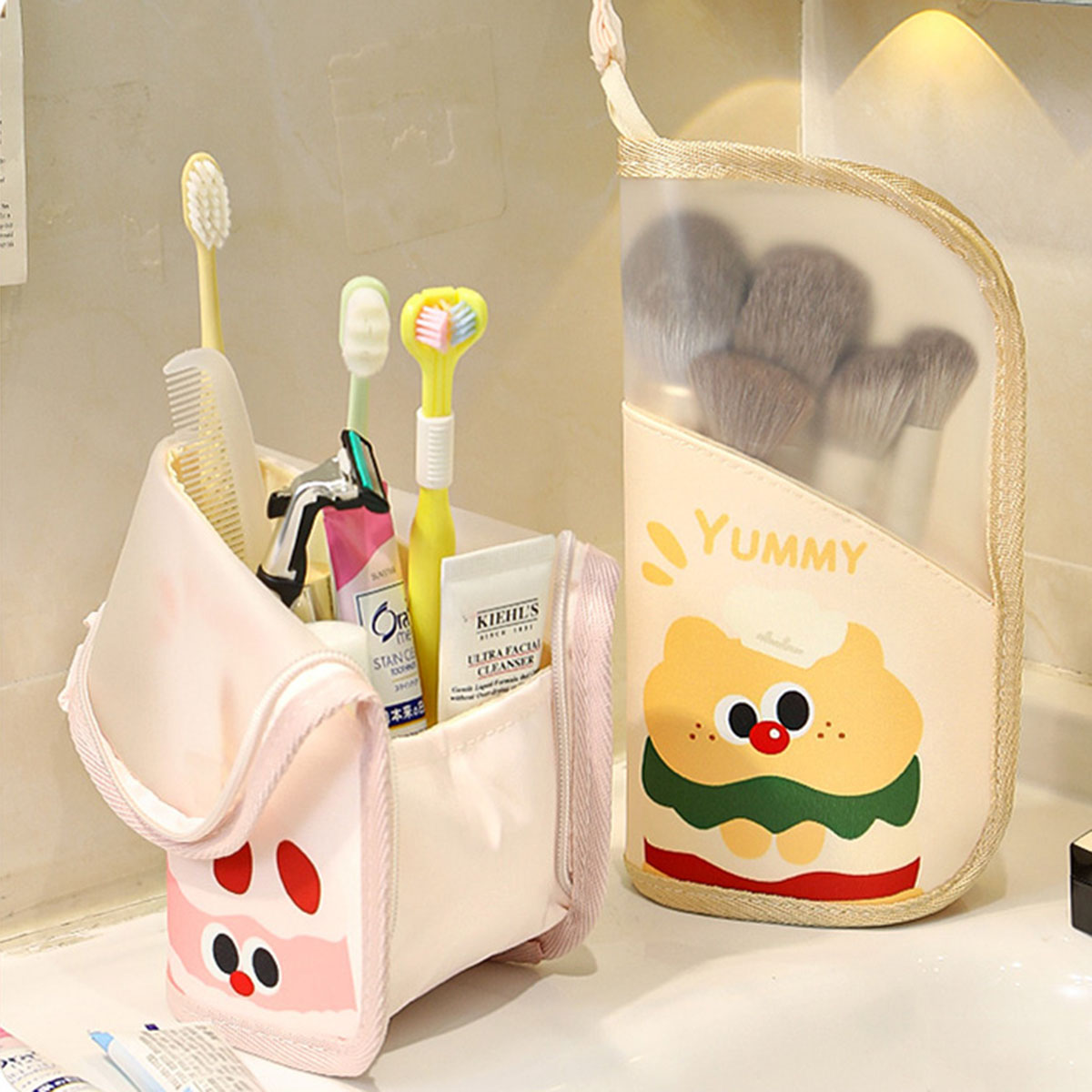 Beauty Makeup & D Anime Studio Vega Baja - 1 Buah Tas Kosmetik Tempat Penyimpanan