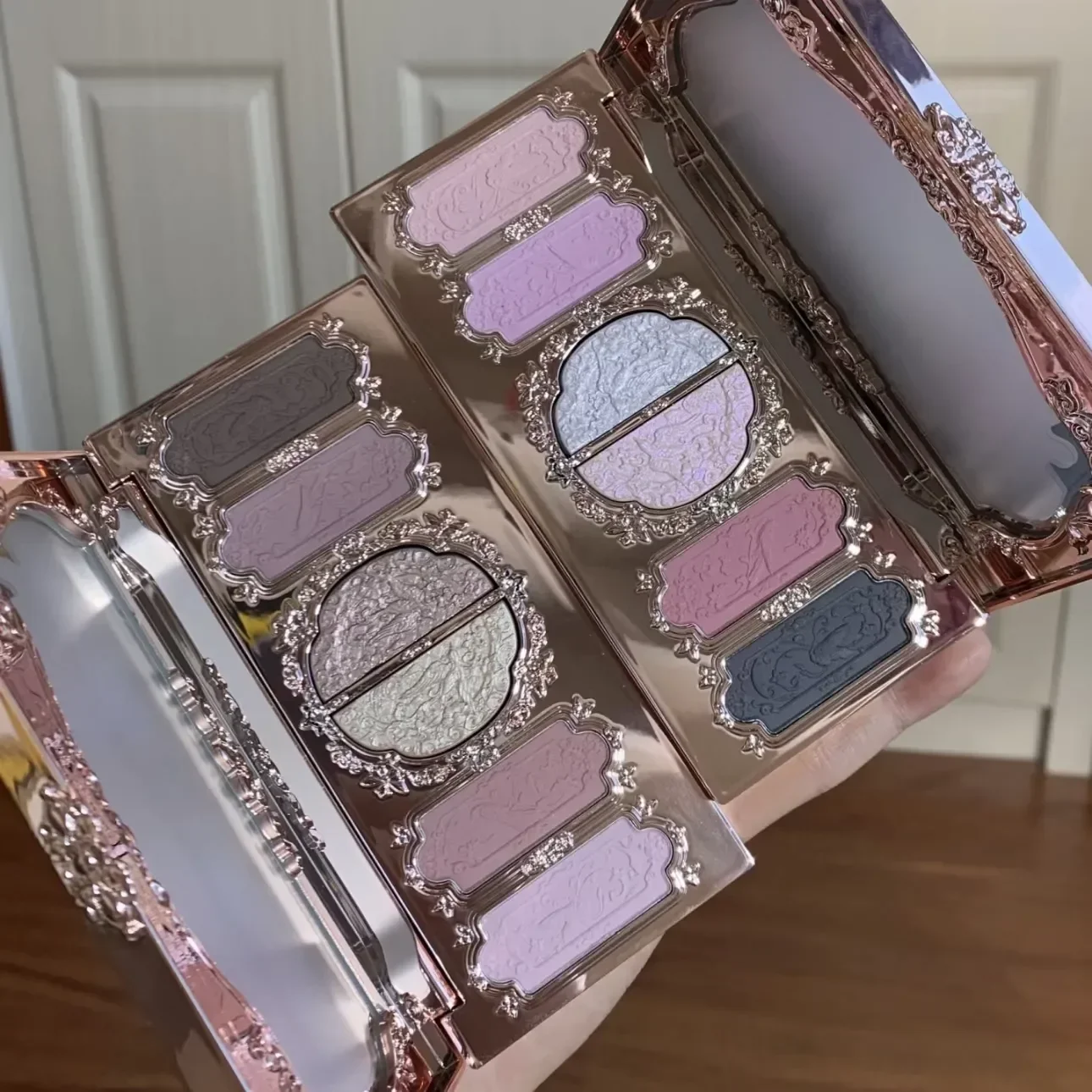 Bunga tahu kupu-kupu awan kera - Beauty Book Makeup Kit ulasan dan harga